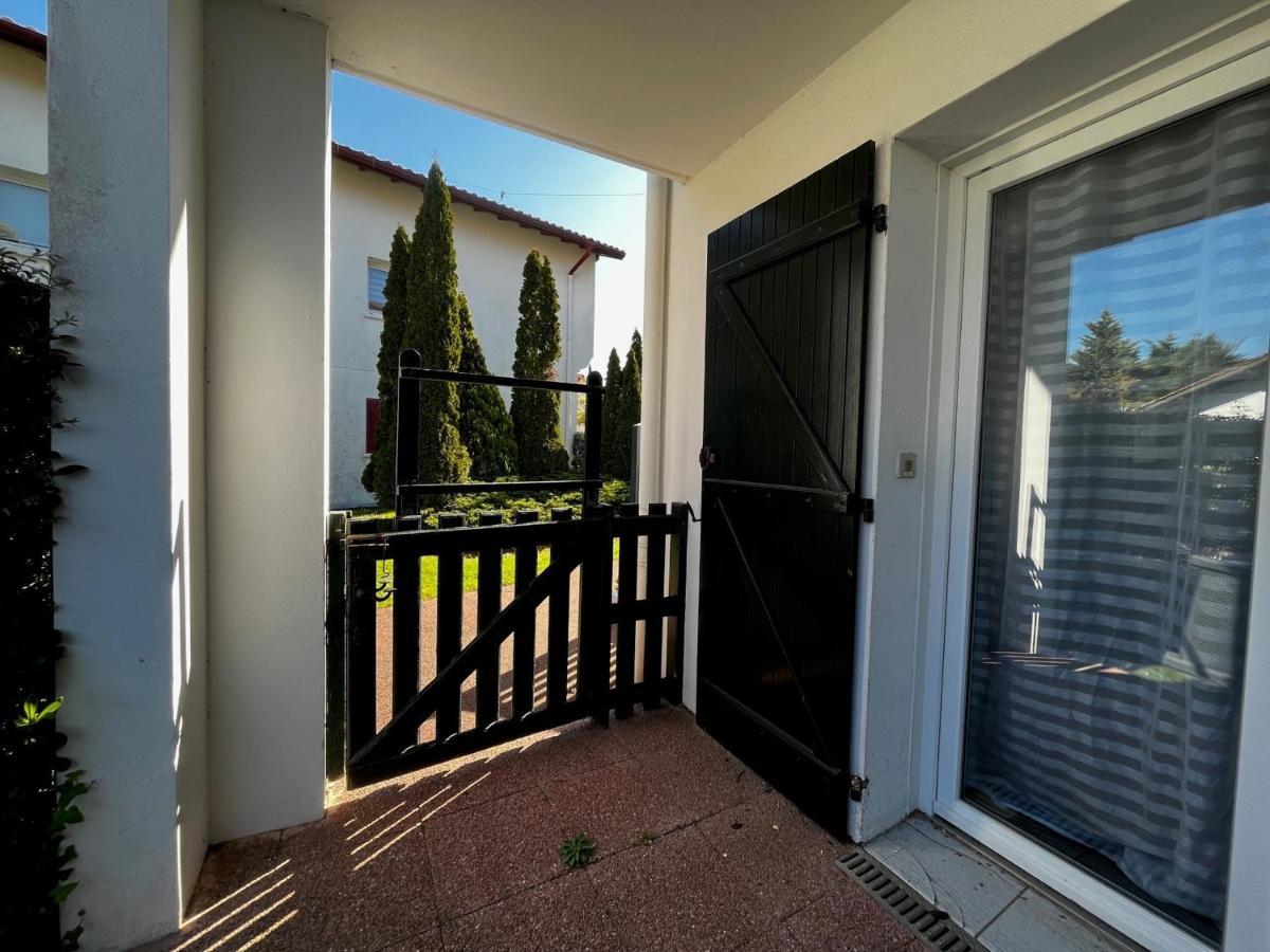 Bel Appartement T3 Avec Jardin, Piscine Et Parking, Proche Plage A Hendaye - Fr-1-239-739 Bagian luar foto